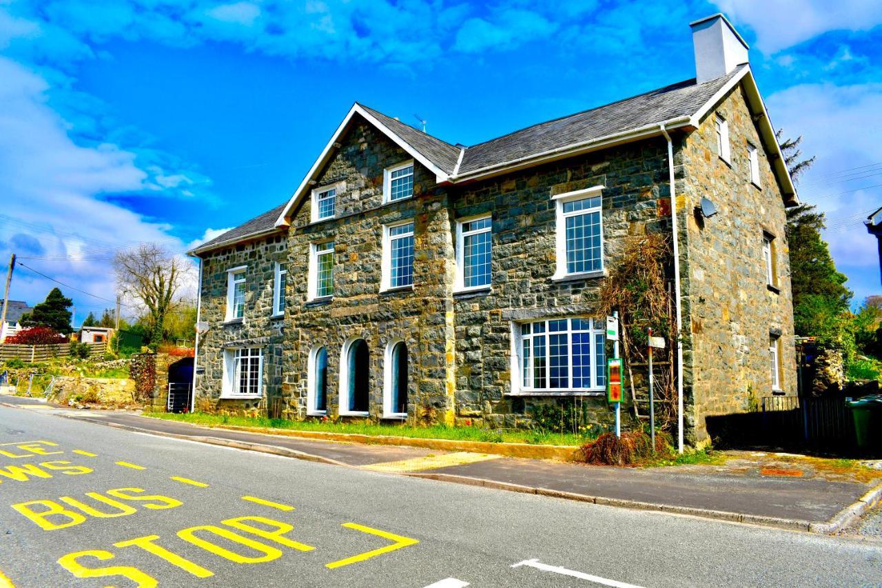 Spacious 3 Bedroom Garden Apartment In Snowdonia National Park Garndolbenmaen Екстер'єр фото