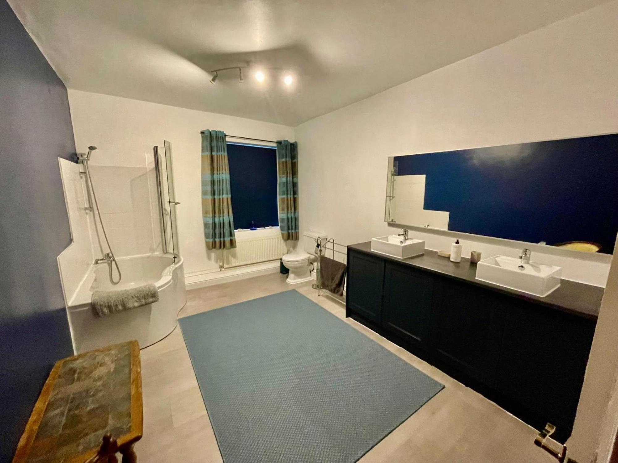 Spacious 3 Bedroom Garden Apartment In Snowdonia National Park Garndolbenmaen Екстер'єр фото